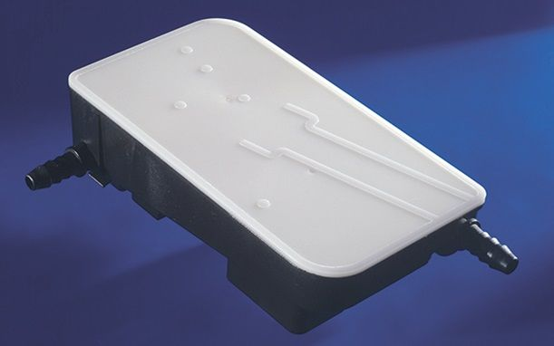 汽车气液分离器实现塑料开元网页版焊接工艺